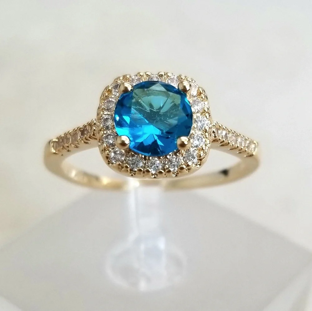 18k Topaz Ring - Picture 1 of 8